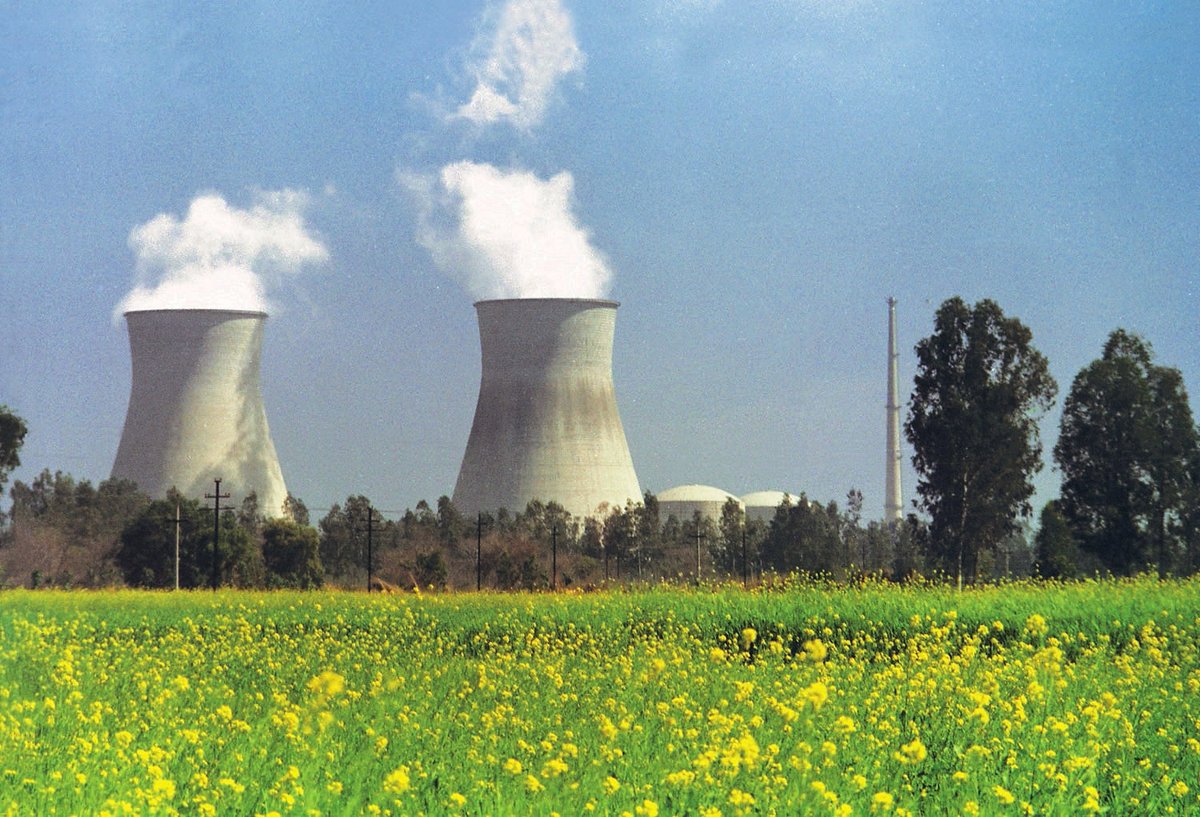DAEIndia's tweet image. Narora Atomic Power Station Unit-2 achieves a rare milestone of continuous operation for 2 years, completes 731 days of safe continuous operation. It becomes the 4th reactor to do so after KGS-1 (962 days), RAPS-3 (777 days) and RAPS-5 (765 days), and is continuing to operate.