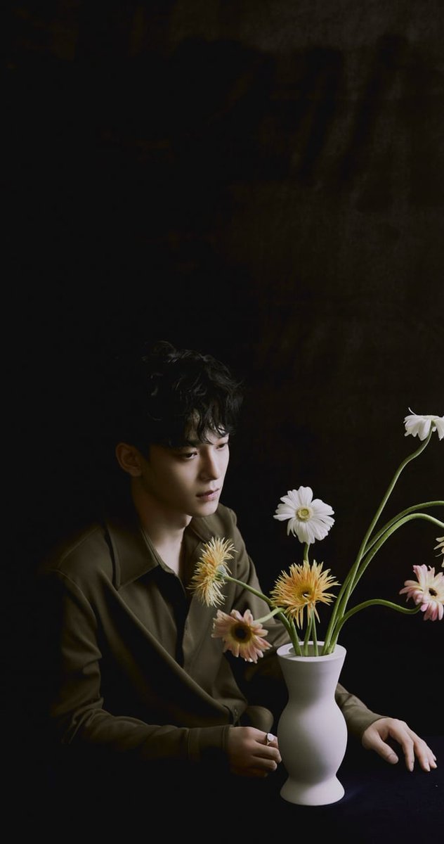 I don't know if what mesmerises me more are the flowers or you @weareoneEXO  #jongdae  #chen