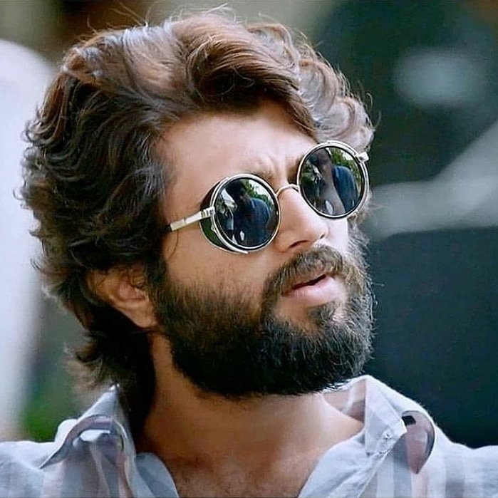 When Arjun Reddy Fame Vijay Deverakonda Auctioned His FirstEver Filmfare  Award For Rs 25 Lakhs  The Reason Will Surely Win Your Heart