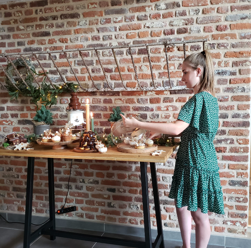Casashops's tweet photo. We're currently shooting our new December catalogue. Are you also looking forward to those cosy Christmas evenings? What better way to end these family nights than with a delicious dessert buffet? We can't wait to show you are collection this winter. #casa #christmasseason https://t.co/IlgP5w1BAe