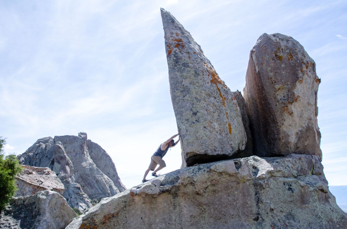 ModFam_global's tweet image. Hiking at Castle Rocks – Backyard Boulders Trail

modfam.global/best-hiking-ca…

#ModFam #ModFamGlobal