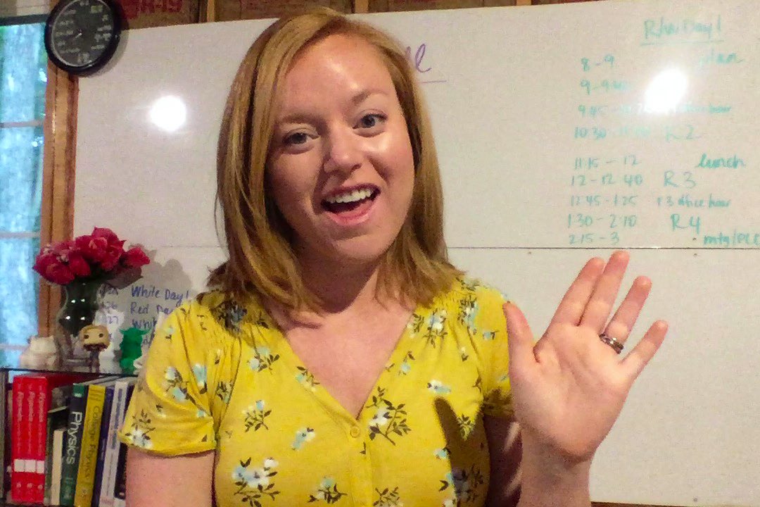 msheathermccall's tweet photo. This is what the #firstdayofschool looks like around here. First day of 2020/21. Here we go! #WorkFromHome #NTI2.0 @JCPSKY https://t.co/jxQR1ZX1Bi