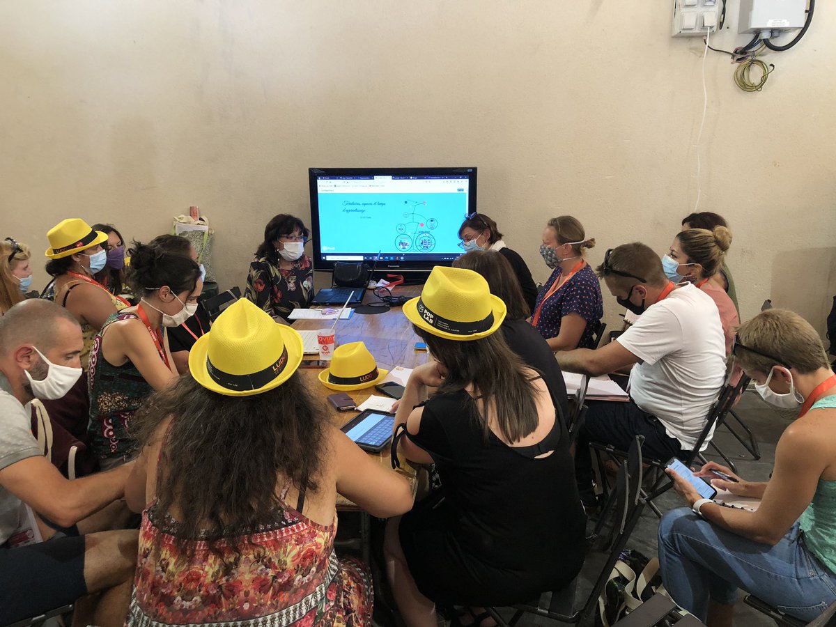 Maskott_Europe's tweet image. [#Ludovia17]
Les ateliers explorcamps se poursuivent avec @AnnaCasella ce début d’après midi : « Repenser les #espaces d’apprentissage, en #presentiel et en #distanciel pour #motiver l’#autonomie, la #collaboration, la #creation »
@TactileoEdu