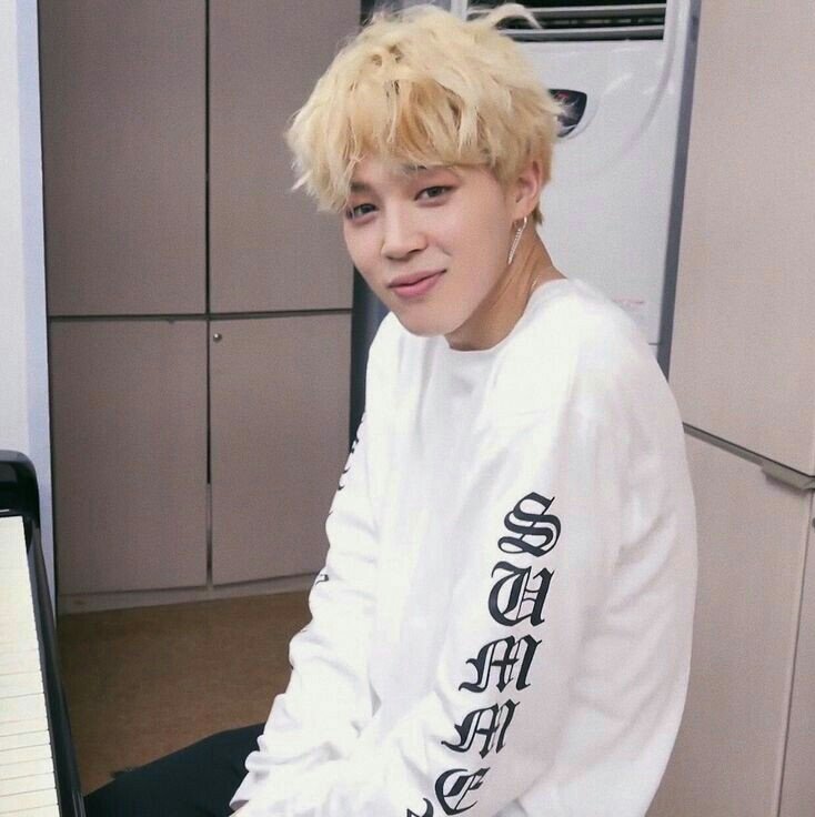 Jimin looking tiny a thread: