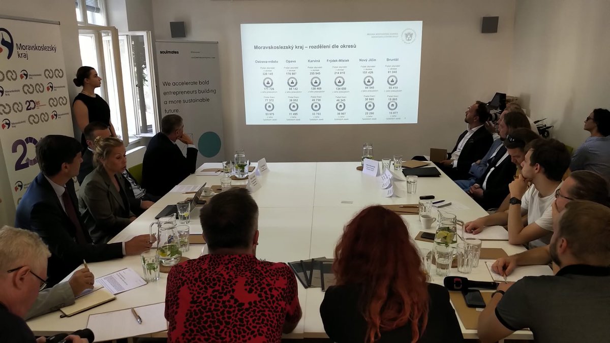 slmtsventures's tweet photo. Podnikatelské #prostredi MS regionu může představovat velkou #prilezitost pro začínající i zavedené #podniky.
Je zde jedna z nejvyšších nezaměstnaností --> 3,3 - 3,7 %. Také nejnižší počet ekonomických subjektů na obyvatele v celé ČR.
Máme šanci to změnit! ☝🏻
#tadysoulmates https://t.co/Oz8eLjkOnG