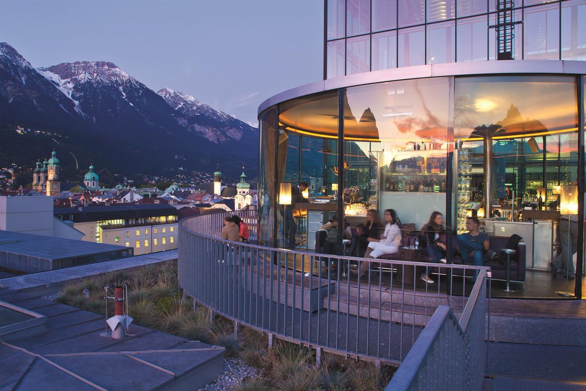 It seems unnecessary to tell you that the old town of Innsbruck is full of nice  #bars, knowing from experience that ECPR conference participants are  #not interested in visiting such places as they use all their time to conduct important  #research. (7/9)