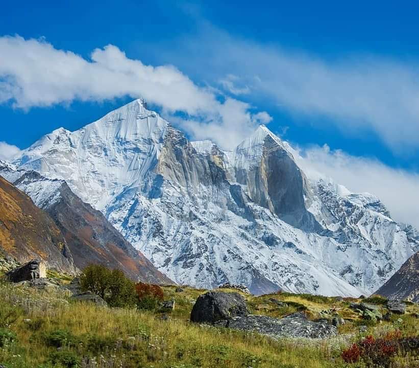 Bhagirathi Sisters as seen from Bhojbasa, Uttarkashi.
.
Reposted from viewfinderprashant/instagram
.
.
#uttarakhand #gangotri #himalayas #trekking #mountains
. . . . . .
. . . . . .
To get featured, DM or tag us.
. . . . . .
. . . . . .
Follow us @uttarakhand https://t.co/PogkMkBN3H