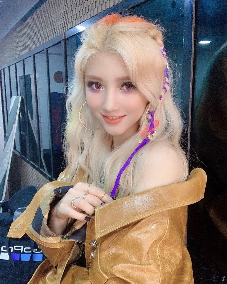 so_shut_up_boys's tweet photo. Смотрите какие красотульки 🥺
#CHECKMATE #SIUN #SURI https://t.co/jLmp5TLwzz