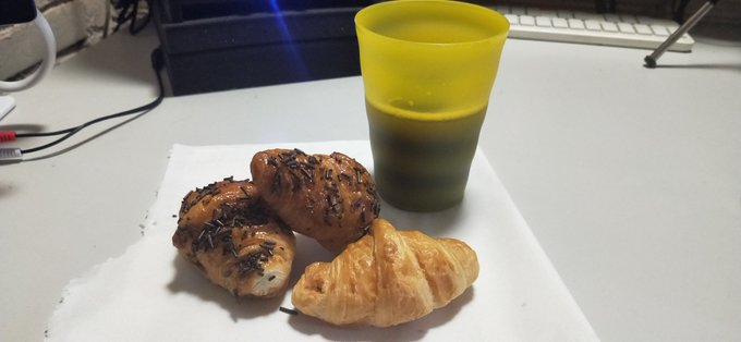 OnLiNe Guys!! Hora De Desayunar./Time To Breakfast. @Carlos_Cam4 @Cam4_GayES @Cam4_GayFR @cam4_gay @Cam4_GayIT