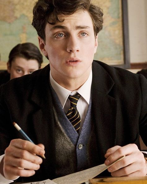 ➢James Potter as Brandon