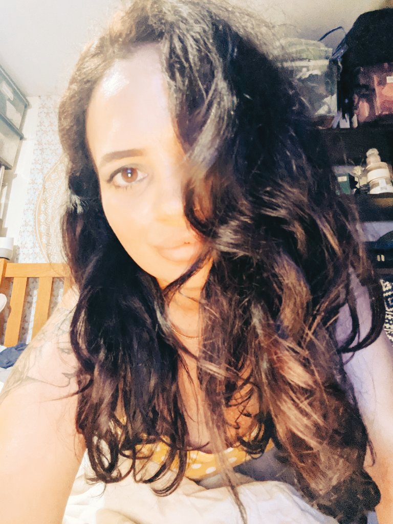 FindomRoxy's tweet photo. #feltcute 👸🏻 https://t.co/D6SIExVgW3