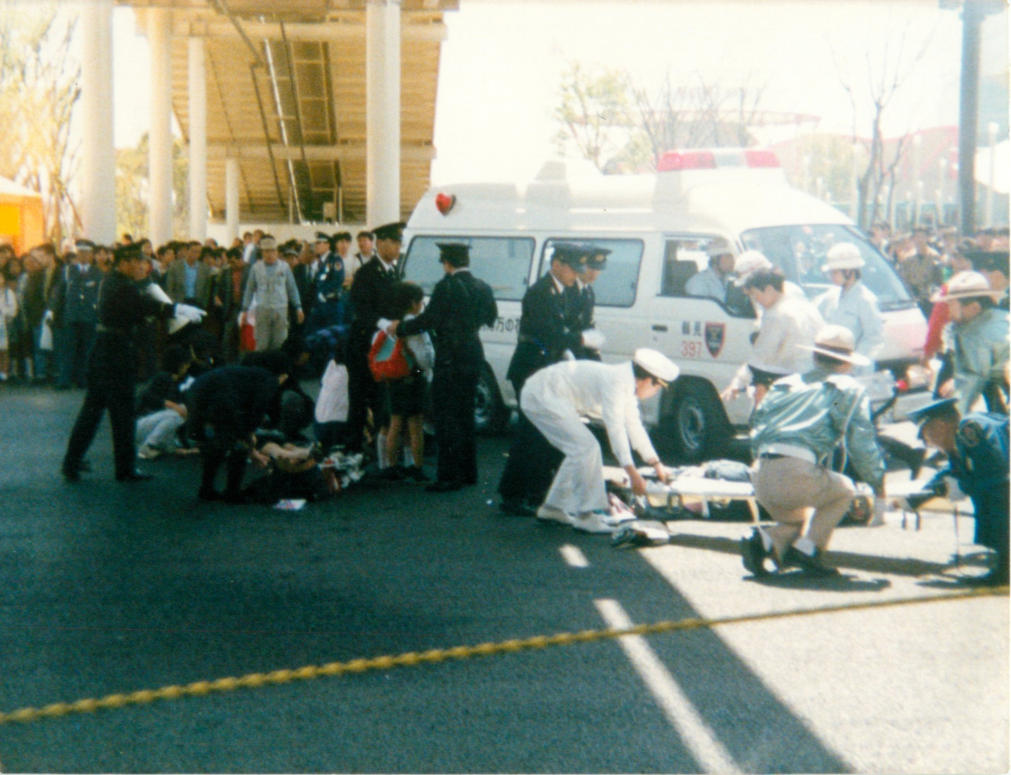 Bubble B バボ ちなみに1990年花の万博では開催2日目の4月2日に ウォーターライド落下事故 ってのがあって まさに乗ろうと並んでいた所でこれが起こって唖然とした その時撮った写真