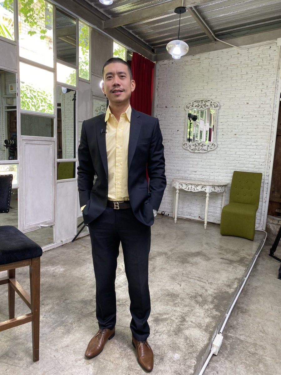 MJBank's tweet photo. ใส่เสื้อเชิ้ต ผูกไท้ ทำงาน เที่ยวงาน ออกงาน มากว่า 5 หมื่นชั่วโมง​
มีสูทเกิน 50 ชุด
#แต่จีบภรรยาติดตอนใส่เสื้อบอลนะ
My 1% is better than your 99.
#MyBetterIsBetterThanYourBetter
#TellUsNever
.
#OnceARedAlwaysARed #LFC #YNWA #LFCTHS #OLSCSiam #Liverpool #LiverpoolFC #LiverpoolWay https://t.co/liWWYjyNeW