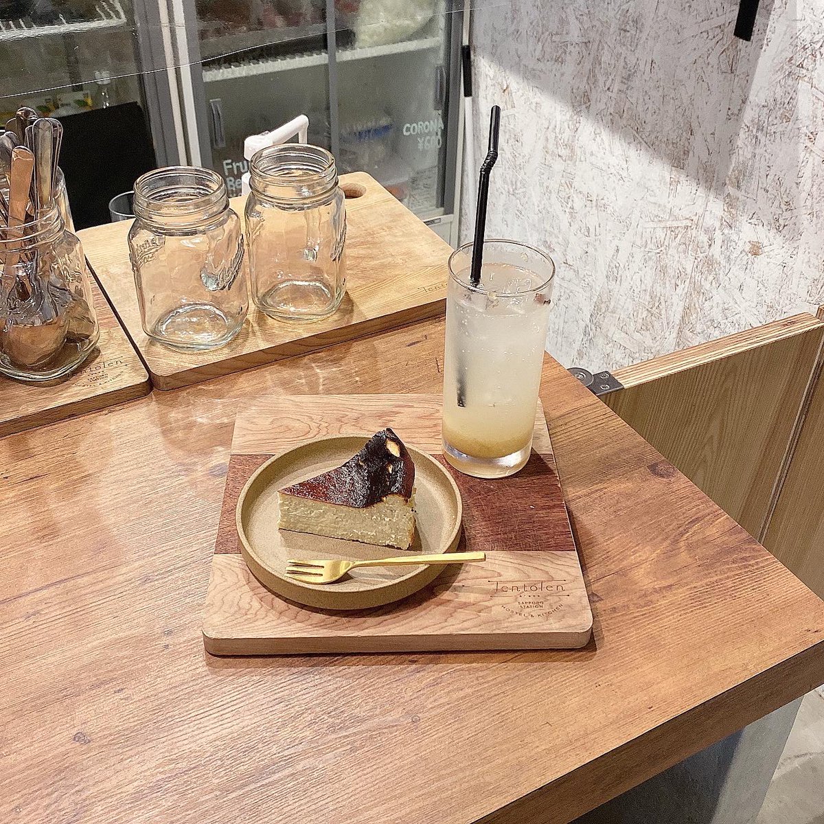 niwasyu_'s tweet photo. 札幌駅から徒歩5分ほどのところにオープンした「SPICE LOCAL」に行ってきました。

スパイスを使ったバスクチーズケーキやレアチーズを食べられるお店で、とても良かったです。

電源・Wi-Fiもあるので作業にも最適。
超オススメです。 https://t.co/V18HhGB5TK
