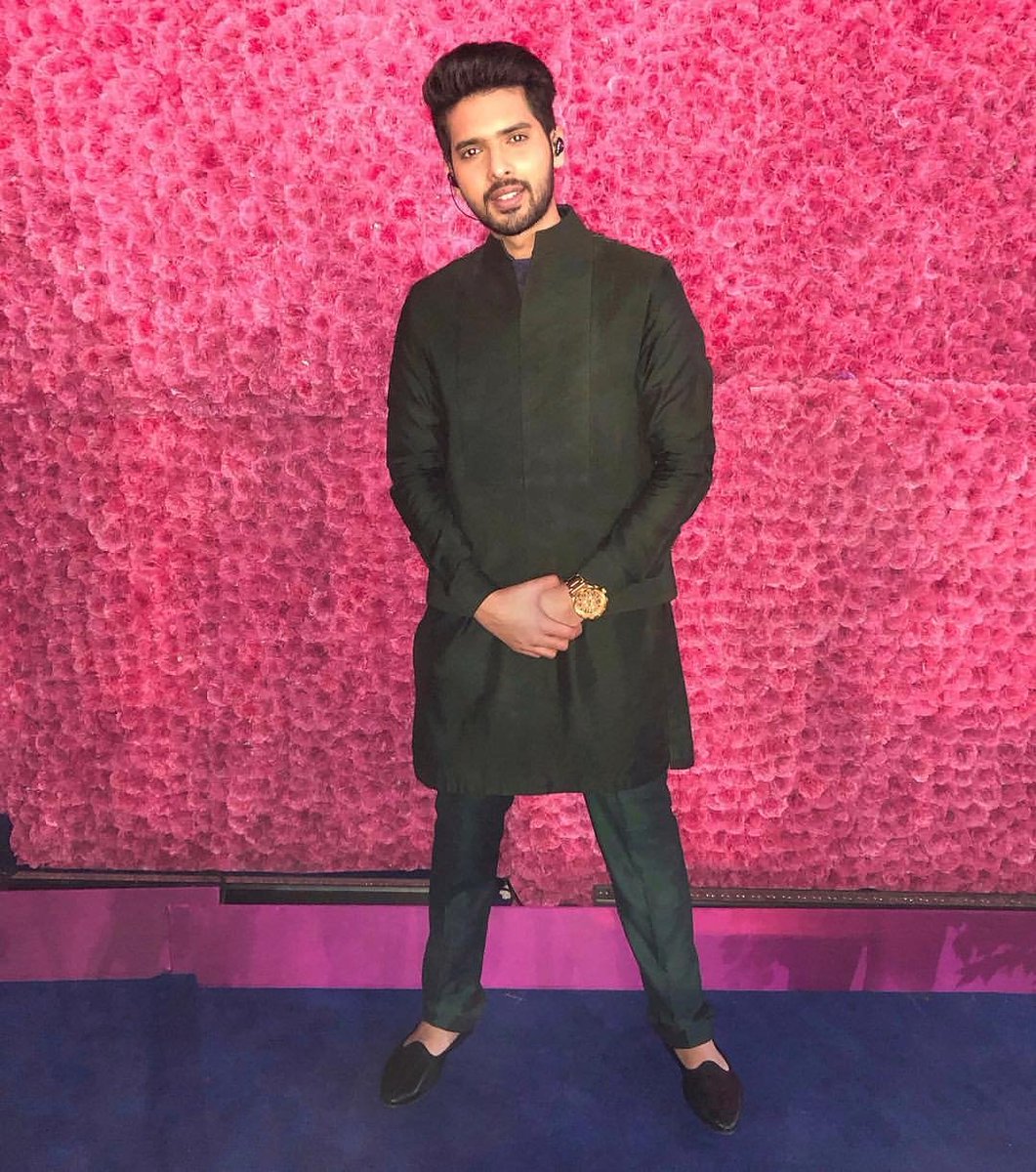 ARMAAN MALIK IN KURTA.(A thread)3.