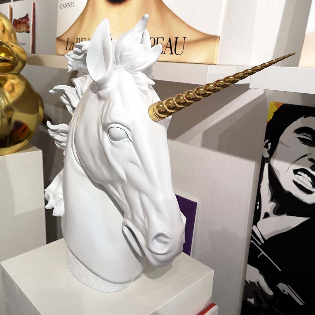DotspotBrussels's tweet photo. you NEED a unicorn!!!! #dotspot #brussels #bruxelles #visitbrussels #art #humour https://t.co/bgbH3GiUfC