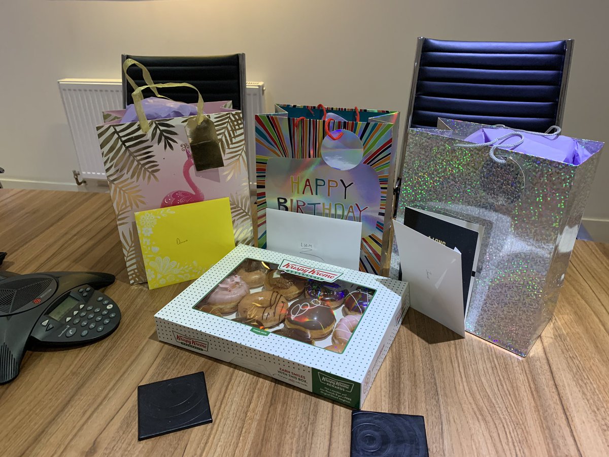 alanrankin77's tweet photo. Team meeting today to discuss the plan for re-opening the office. I bet they thought weβd forgotten about the team birthdays that happened during #Furlough
#teamworkmakesthedreamwork #belatedbirthdays #readytoreopen #kingstonresidential https://t.co/YbAqgLNRAa