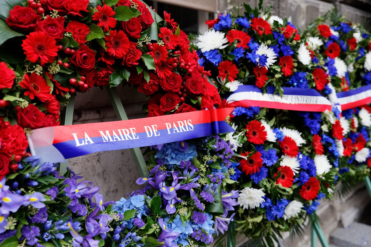 Il y a 76 ans, 167 policiers sont morts dans les combats pour la #LibérationDeParis. Nous leur rendons aujourd’hui hommage à la <a href="/prefpolice/">Préfecture de Police</a>. N’oublions jamais. #ParisSeSouvient