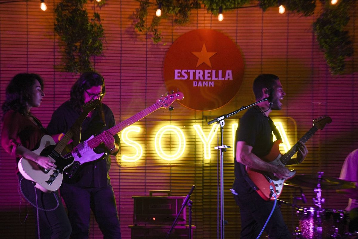 soyla_banda's tweet photo. MUCHAS GRACIAS @PortaFerrada 2020!!
Estamos eternamente agradecidos a los que os habéis topado con nosotros y nos dais la oportunidad de compartir nuestra música,
De igual modo a quienes ya seguís a #SOYLA desde el origen, la palabra no es suficiente expresión...nos vemos pronto! https://t.co/Zfsrcw0Egu