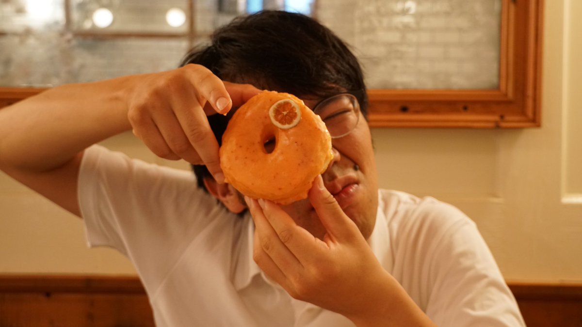 レンタルぶさいく 今回はレンタルぶさいくを撮りたいという方に顔を貸してきました 街中のスナップ ドーナツ 屋でのスナップ 綿飴屋でのスナップ 動物とのスナップを撮りました りゅうちぇるさんの背中を追いかけました 10枚撮ったそうなので一部