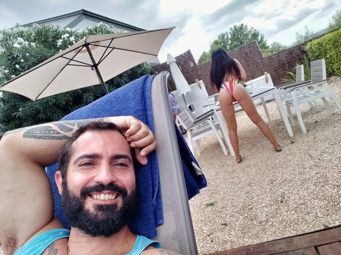 Estas son las vistas qe deber&iacute;a tener todas las piscinas @Juliadeluciax @joybearpictures https://t.c<a href="/tag/pornlife"class="tags"><span>#pornlife</span></a>