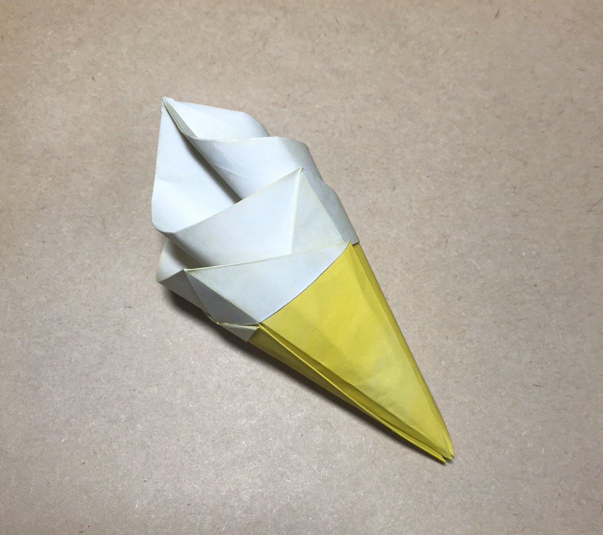 Pyotr ソフトクリームv4 1 創作 Origami Abraham の人柱となりました 最近折り紙 してなかったけどやっぱり楽しいですね 最後 立体になるところがとても気持ちいい