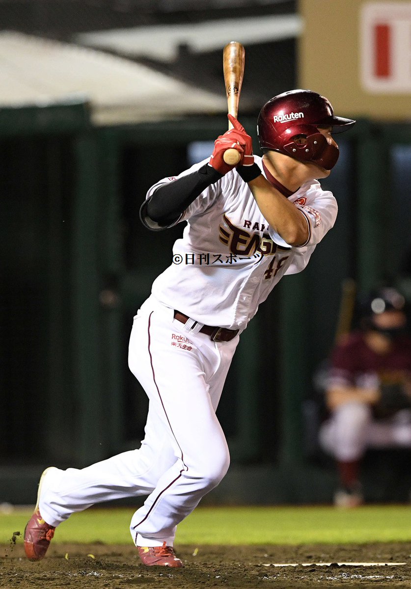 日刊スポーツ新聞社東北取材班 楽天 ロッテ 試合中 25日 初回に3点を失って迎えた2回無死満塁の好機で 7番サードでスタメン出場の渡辺佳明が左線に2点適時二塁打 直後に太田光の二ゴロでさらに1人生還し 早々に追いつきました 渡辺佳明 日刊スポーツ新聞社東北取材班 楽天 ロッテ 試合中 25日 初回に3点を失って迎えた2回無死満塁の好機で 7番サードでスタメン出場の渡辺佳明が左線に2点適時二塁打 直後に太田光の二ゴロでさらに1人生還し 早々に追いつきました 渡辺佳明