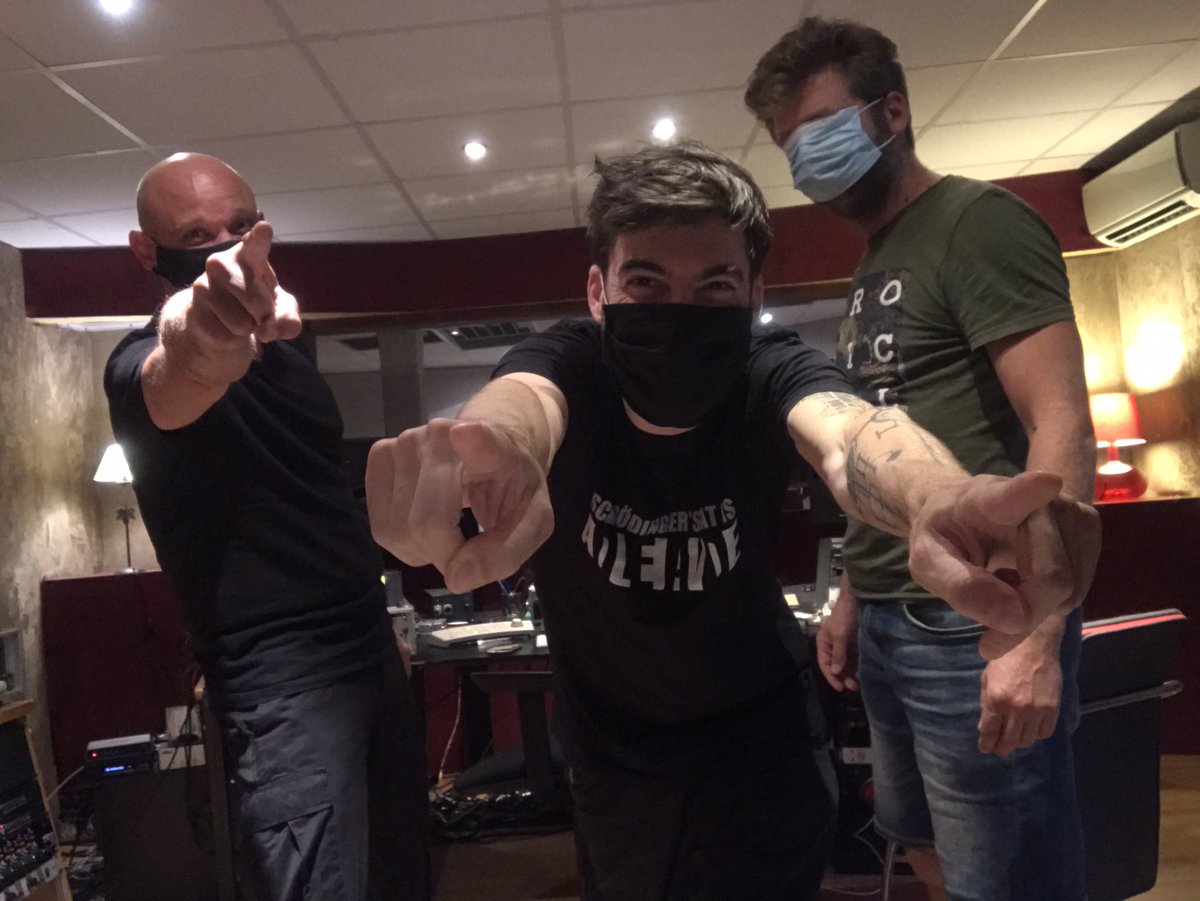 Studio editing &amp; recording sessions
#album in progress with masks and ears ! 
😷👂🎚🎛
#Anakronic
#Electro 
#hiphop