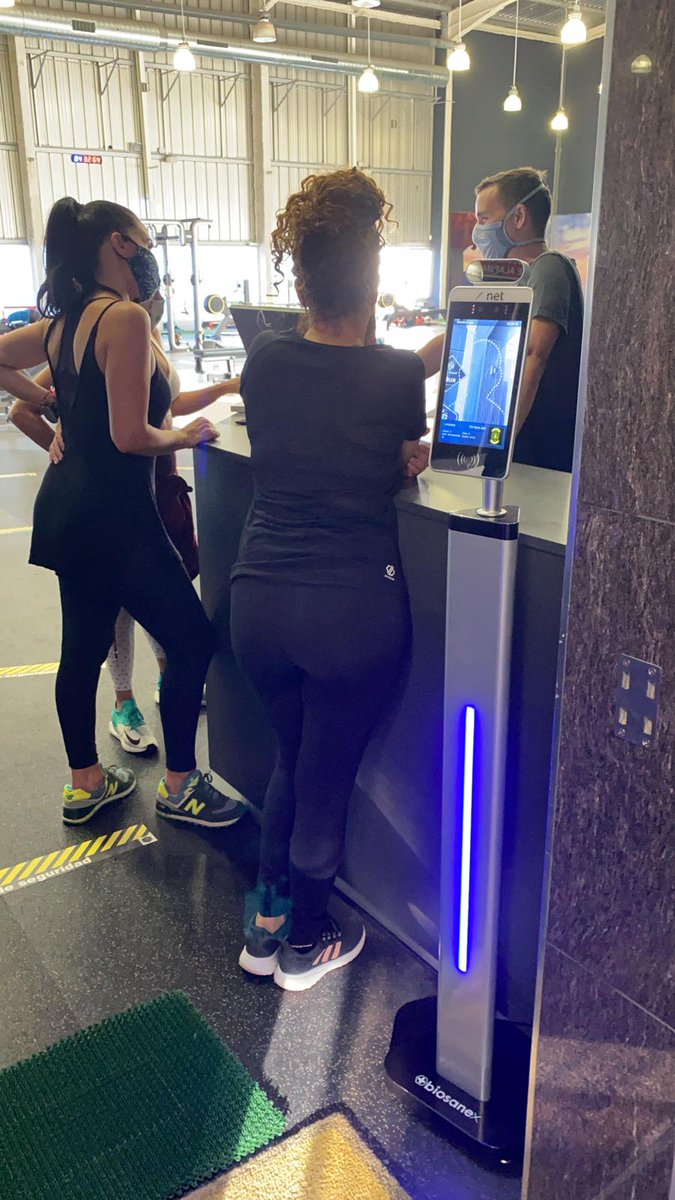 HealthSpaceTF's tweet image. El dispositivo #BiosaneX de @xnet_software detecta la temperatura y la correcta colocación de la mascarilla de todas las personas que acceden al centro.

--- 🏋🏼‍♀️🤼‍♀️🤸🏾‍♀️🧘🏼‍♂️⛹🏻‍♀️🚴🏼 ---

💪 #EspírituHealthSpace
🖥 info@healthspacept.com
📲 606 20 02 92