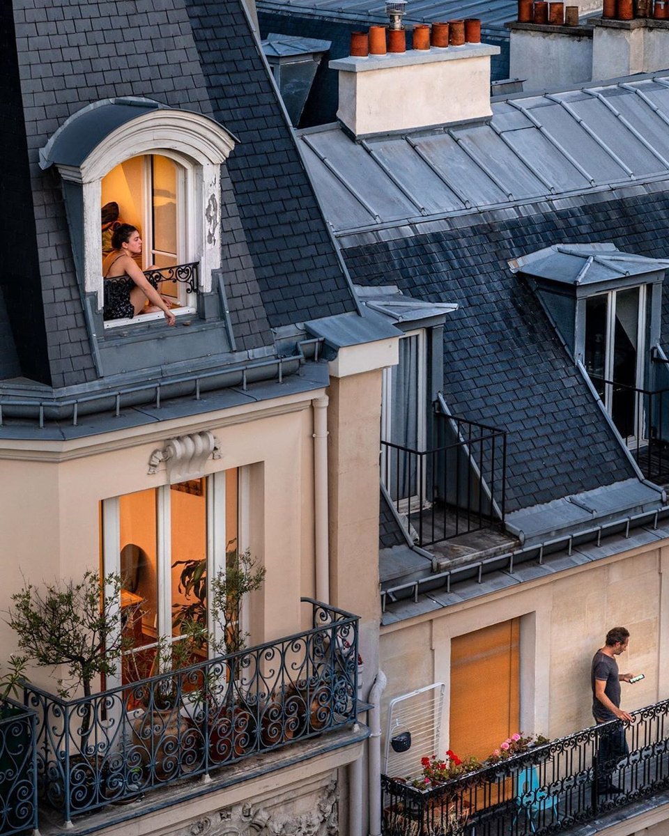hipparisblog's tweet photo. I always love a sneak peek into other people's lives. Paris is perfect for that!
Photo: @raphaelmetivet
#parisliving #apartmentliving #apartmentlife #sneakpeek #otherpeopleslives #parisapartment #summerinparis https://t.co/GDa8YGuFtV