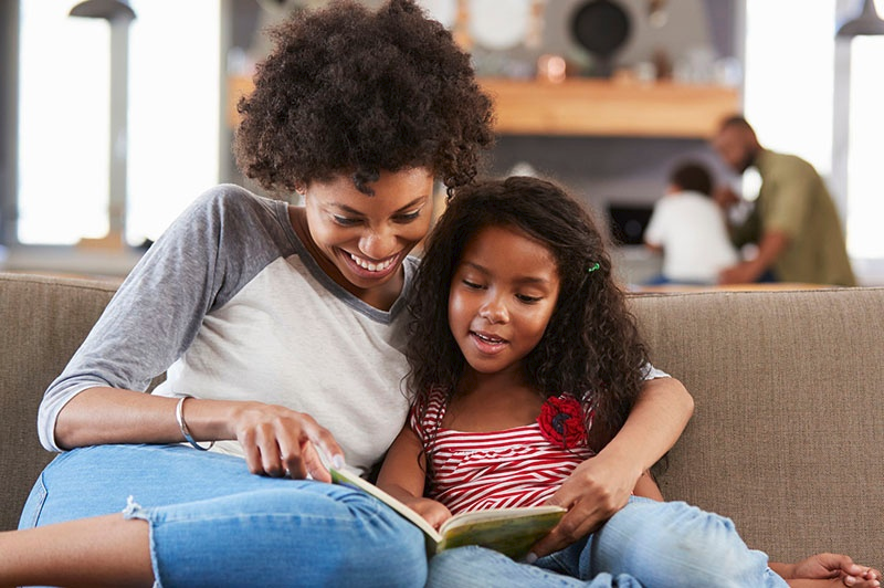 ArlingtonVALib's tweet photo. MyBook provides 5 free books to every qualified Arlington child in K-Grade 2. 
By reading regularly with your young child, you give them the biggest boost toward a successful education! 
All you have to do is sign up, pick up books, and read: 
https://t.co/UPyZ7QLydK https://t.co/VKllb4zixx