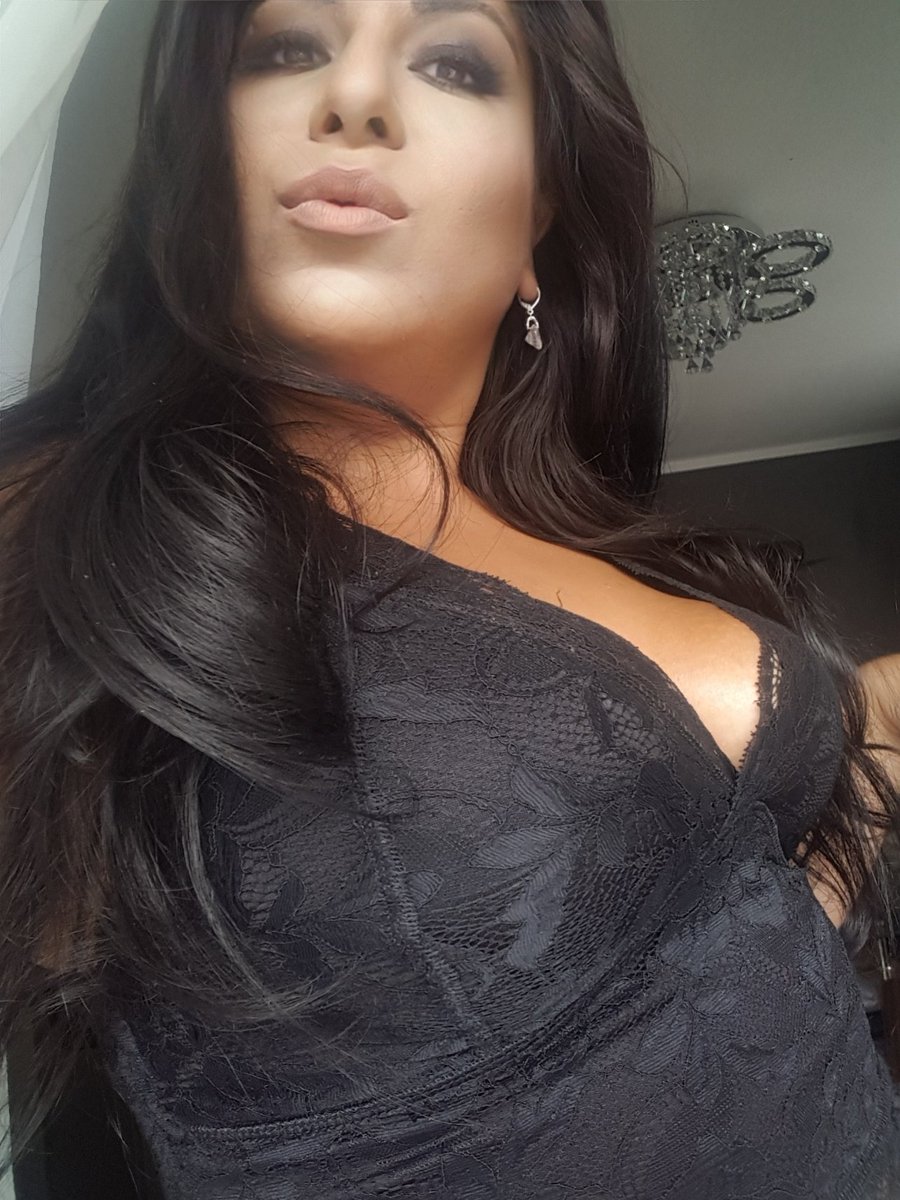 LADYAYSE2's tweet photo. Na Piggys seid ihr schon fleißig am Ackern 😂😜 https://t.co/xf7ynVhcw3