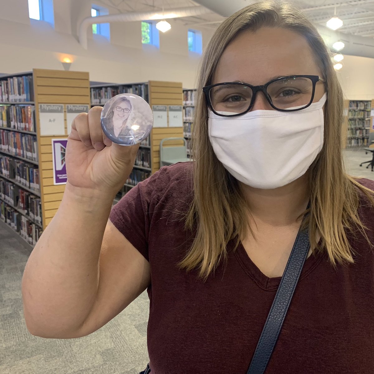 londonlibrary's tweet image. #LdnOnt educators, we’ll make you a button with your 😃face on it and help you fill your classroom with great books📚!

Learn more today on @LondonMorning at 7:25am. 

Buttons available from Beacock, Bostwick, Cherryhill, Landon, Jalna, Masonville &amp;amp; Stoney Creek. #TVDSB #LDCSB