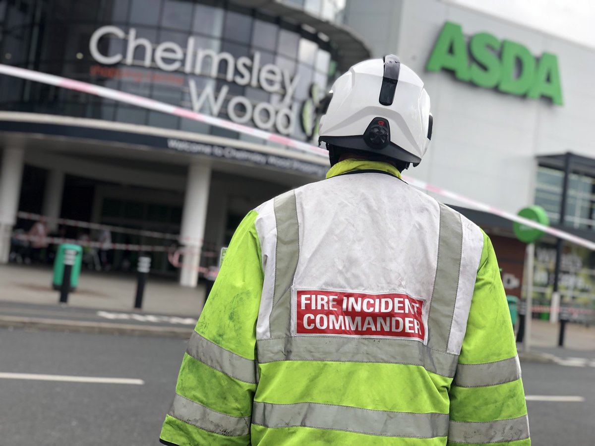 WMFSSheldon's tweet photo. Green Watch were called to a structure in a dangerous condition with a metal canopy hanging loose, 2 had already fallen off. Thanks to @HighgateFire for their help with the HP, both crews made the building safe without any member of the public getting hurt. #KeepingCommunitySafe https://t.co/Zy3aLnobFN