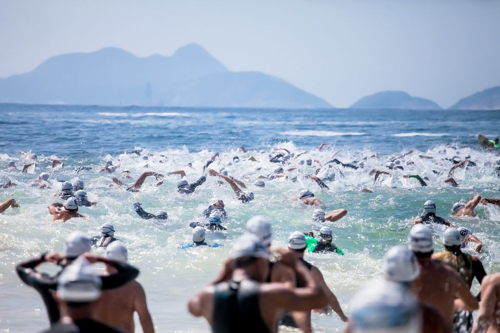 Do you plan recovery weeks into your training? 🤔 Try this swim workout to give your body a break. 🙌🏼 bit.ly/3drUZdn