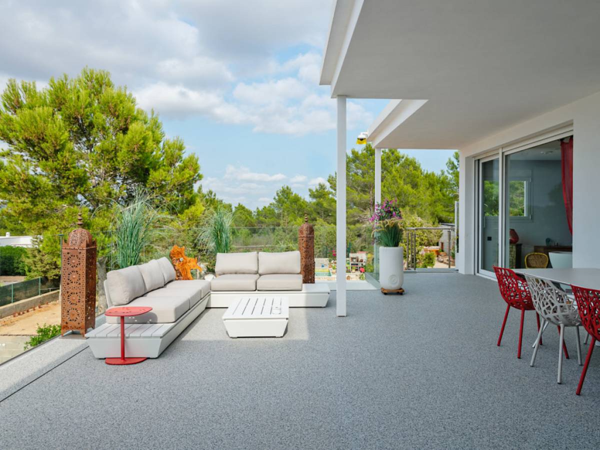 Ibizaislandvillas.com tweet media