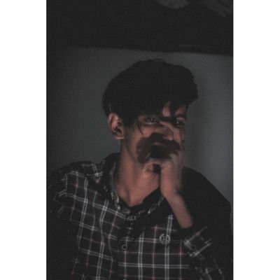 sillyqweeen's tweet photo. The person.              The partner. https://t.co/GYIAB5qDVl