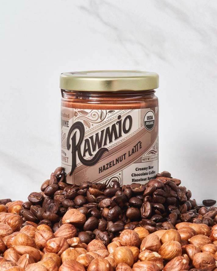 Looking to level up your breakfast game with delicious vegan toast toppers? 🍞💪 According to @vegoutla our new Hazelnut Latte spread will help you do just that! 🌰☕️😍 

vegoutmag.com/nationwide/foo…