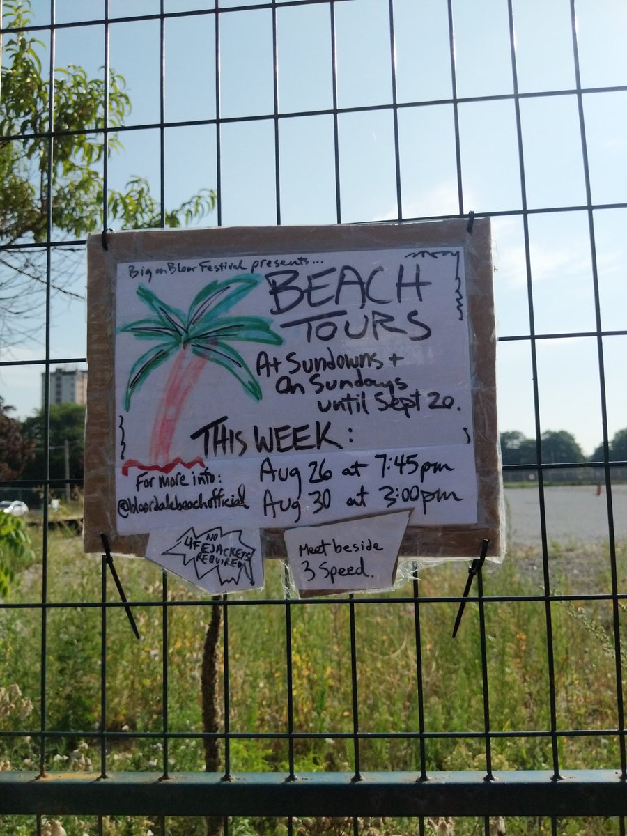Lunchtime Visuals: A look at .<a href="/bloordalebeach/">Bloordale Beach</a> 🏖️
You can come to my 'hood for a tour this week 😉
S/O <a href="/BloordaleCIA/">Bloordale CIA</a> <a href="/bigonbloorfest/">BIG on Bloor Festival</a> 
#Toronto #YYZ #LocalArt #COVIDDiaries