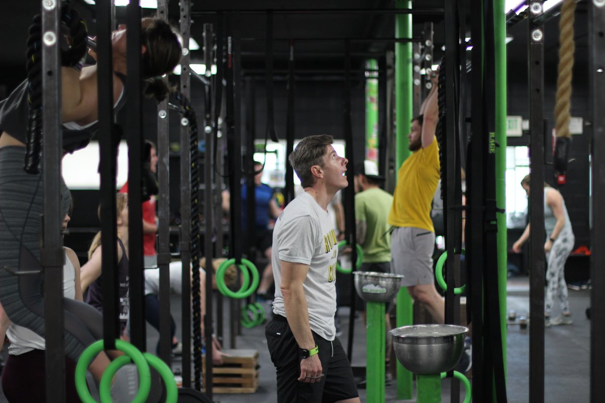 AlpineCrossFit's tweet image. Everyone’s motivation behind training is different but the environment in here helps sustain that motivation. We’ve got good people coming together to work hard and support each other every hour of the day. Come see what this community can do for you! (Prepandemic 📸)