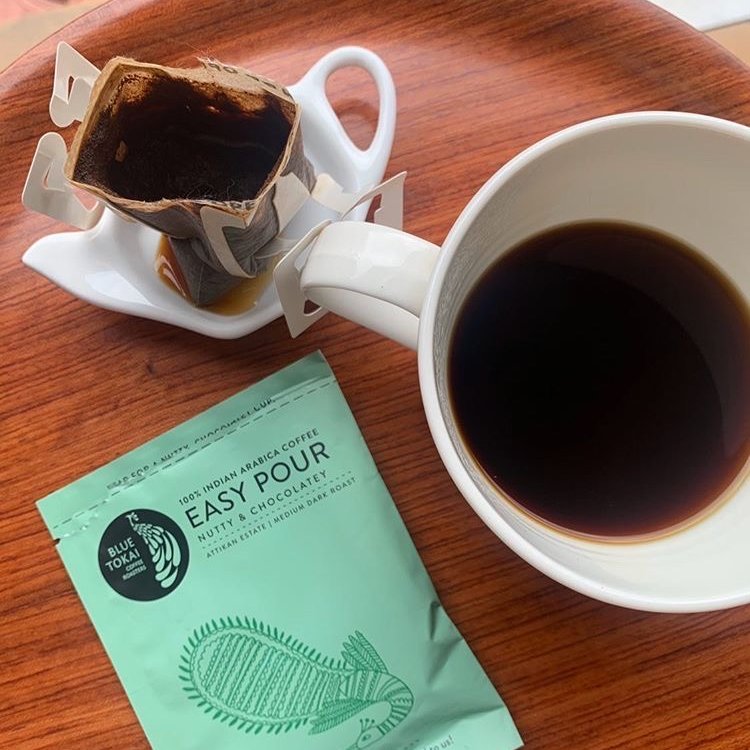 BlueTokaiCoffee's tweet photo. Our #EasyPour sachets make winding down easier by eliminating the #coffee prep needed to brew a delicious cup at home. Just tear the paper sachet, pour hot water and resume your favourite show on Netflix!☕️
Follow the link to shop: https://t.co/66f89Dk0ko
#BlueTokaiCoffee https://t.co/J2F90ZGxJg