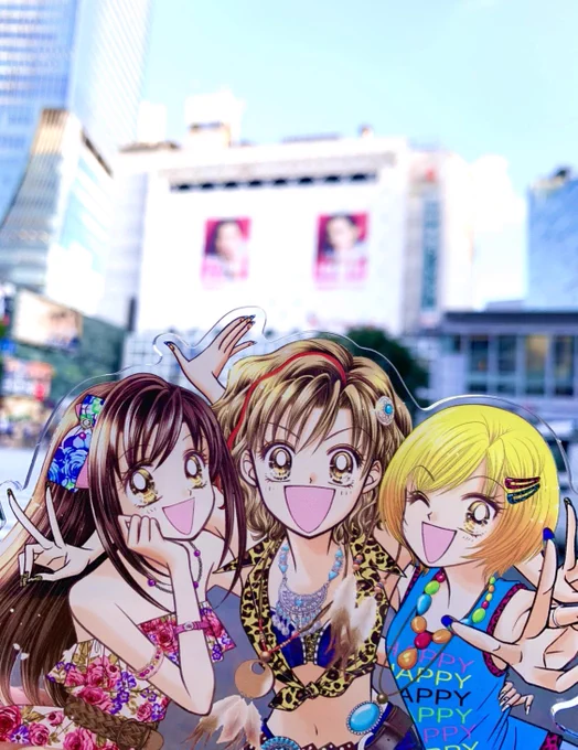 こんばんみ‼️GALS‼︎2巻買ったよ&amp;8話読んだよ報告ありがとうございます?✨感謝?
今日は取材があったので渋谷巡りしたよ?タワレコさんで蘭©︎のアクスタ買ってる子がいて感謝ビーム?そしてやっとブロマイドコンプー‼️イエエエ‼️✌??
そしてアクリルジオラマ遊びもした✨なんだかエモくなった〜?✨ 