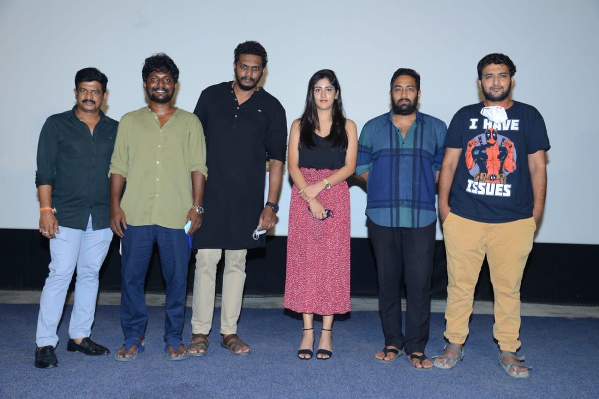 Pics from the 1st single launch date announcement press meet of #colourphoto
#Tharagatigadilo on Aug27th
 @kaalabhairava7 #KittuVissapragada
@ActorSuhas @iChandiniC @Mee_Sunil @SandeepRaaaj @sairazesh @Benny_Muppaneni @adityamusic
🌟1st Official movie press meet after😷🔒