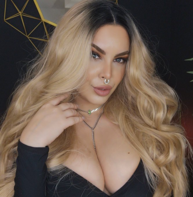 I'm a fucking chameleon 😂 https://t.co/qQ5Tx0mpCG<a href="/tag/smokingfetish"class="tags"><span>#smokingfetish</span></a>