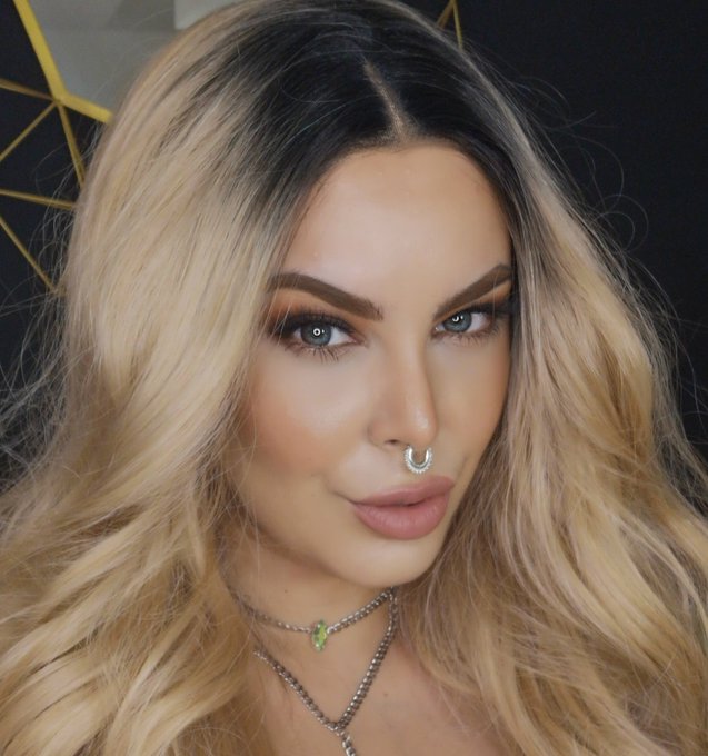 I'm a fucking chameleon 😂 https://t.co/qQ5Tx0mpCG<a href="/tag/smokingfetish"class="tags"><span>#smokingfetish</span></a>