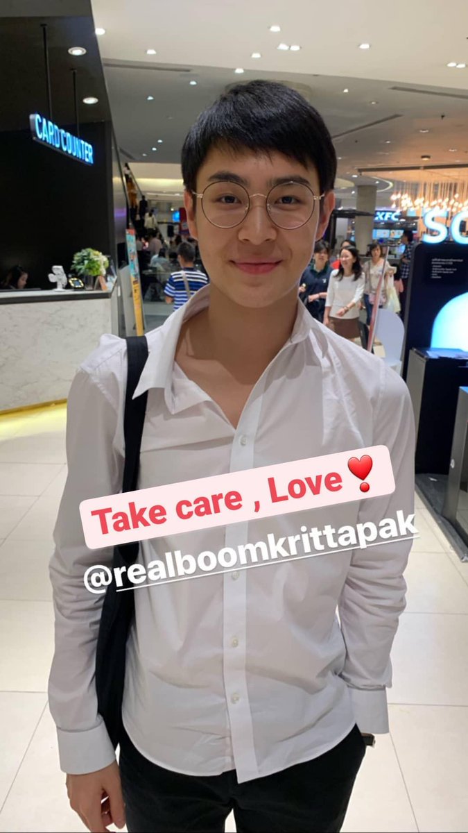 Boom said there's something urgent has happened so we have to end our date sooner.As I live at the same building with this mall, I don't need Boom to drive me home.Thank you for the date today, Boom. I love you ♡ @BoomKrittapak  #BoomKrittapak