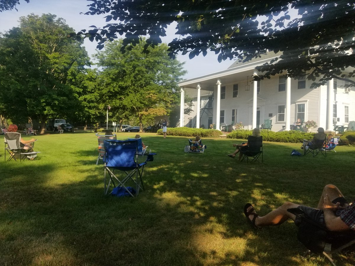 Art_Entwistle4's tweet photo. Opening faculty meetings at @RockyHillCD @rhcdmariners 
.
#WeReady #Preparation https://t.co/KpKPjjgIQy