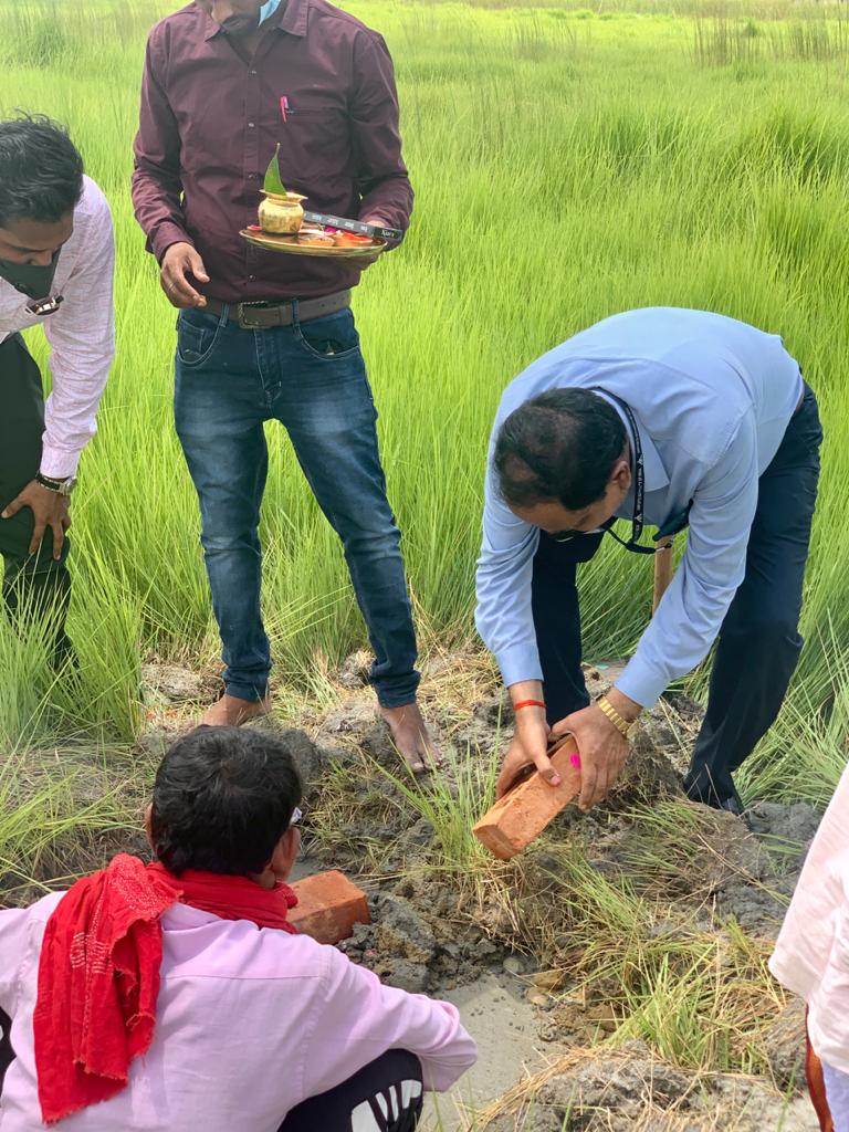 AAI_Official's tweet image. Bhoomi Pujan for the Construction of new Interim Terminal at Kushinagar International Airport was held today in the presence of Sh. Bhupendra Chaudhry, DM, Kushinagar; Sh. A. K. Dwivedi, Airport Director, Gorakhpur &amp;amp; Kushinagar and other #AAI officials.