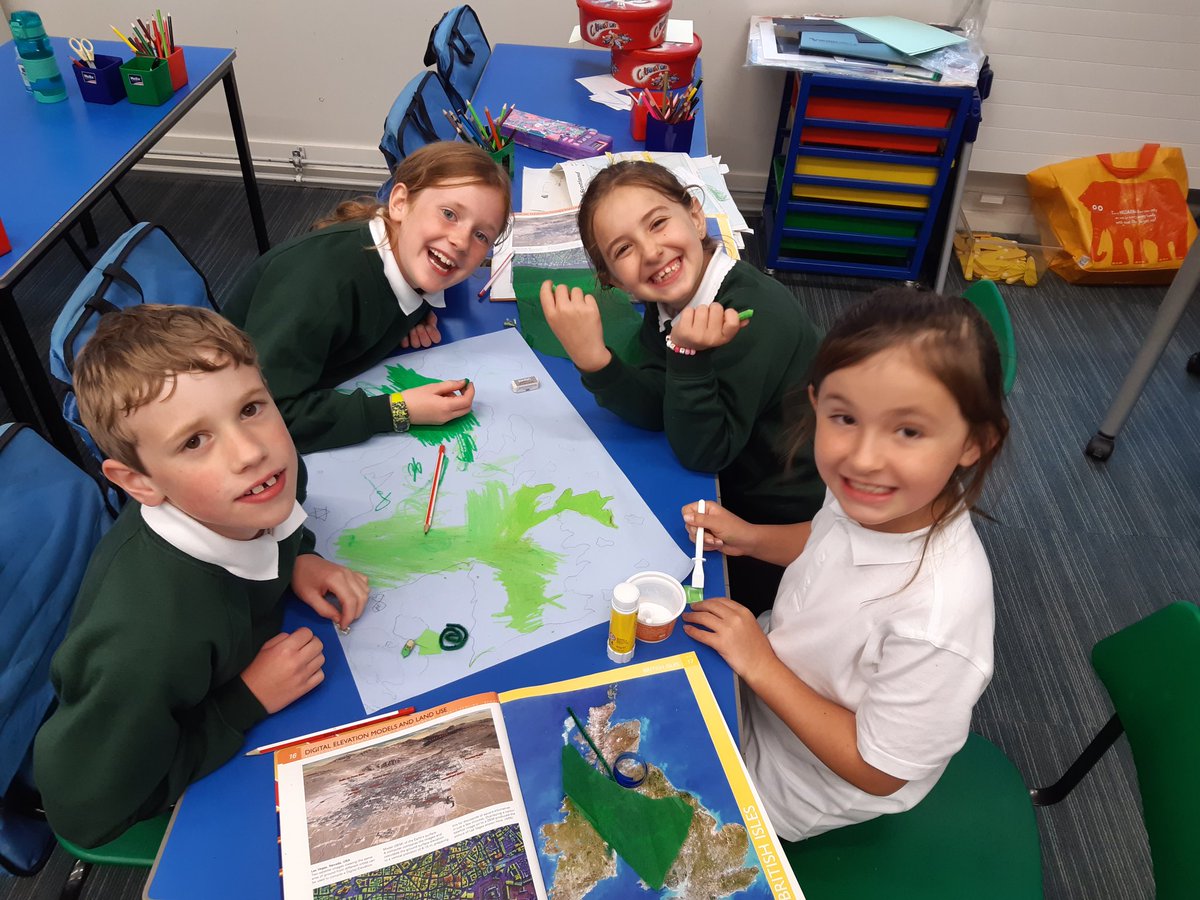 KinnoullPrimary's tweet photo. P4 having a great time using atlases  &amp; creating messy maps of Scotland! #OnOurDoorstep #messymaps https://t.co/4tHL5uaVZh
