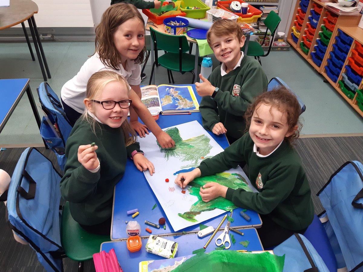 KinnoullPrimary's tweet photo. P4 having a great time using atlases  &amp; creating messy maps of Scotland! #OnOurDoorstep #messymaps https://t.co/4tHL5uaVZh